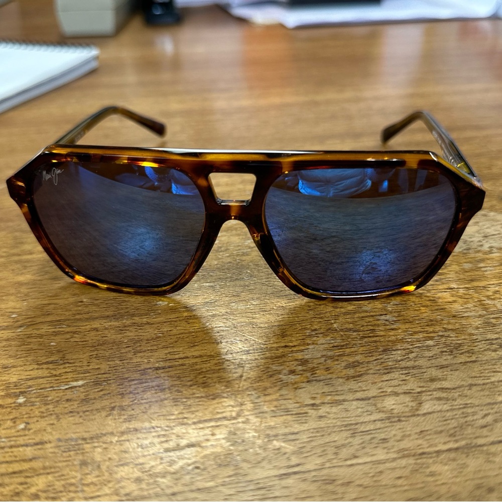 Maui Jim WEDGES Polarized Sunglasses- Tortoise with blue lenses